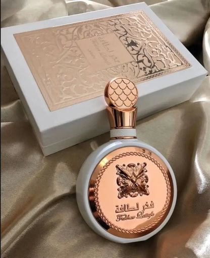 Lattafa Fakhar Rose Eau de Parfum 100ml

Delicadeza. Luxo. Feminilidade Absoluta.
